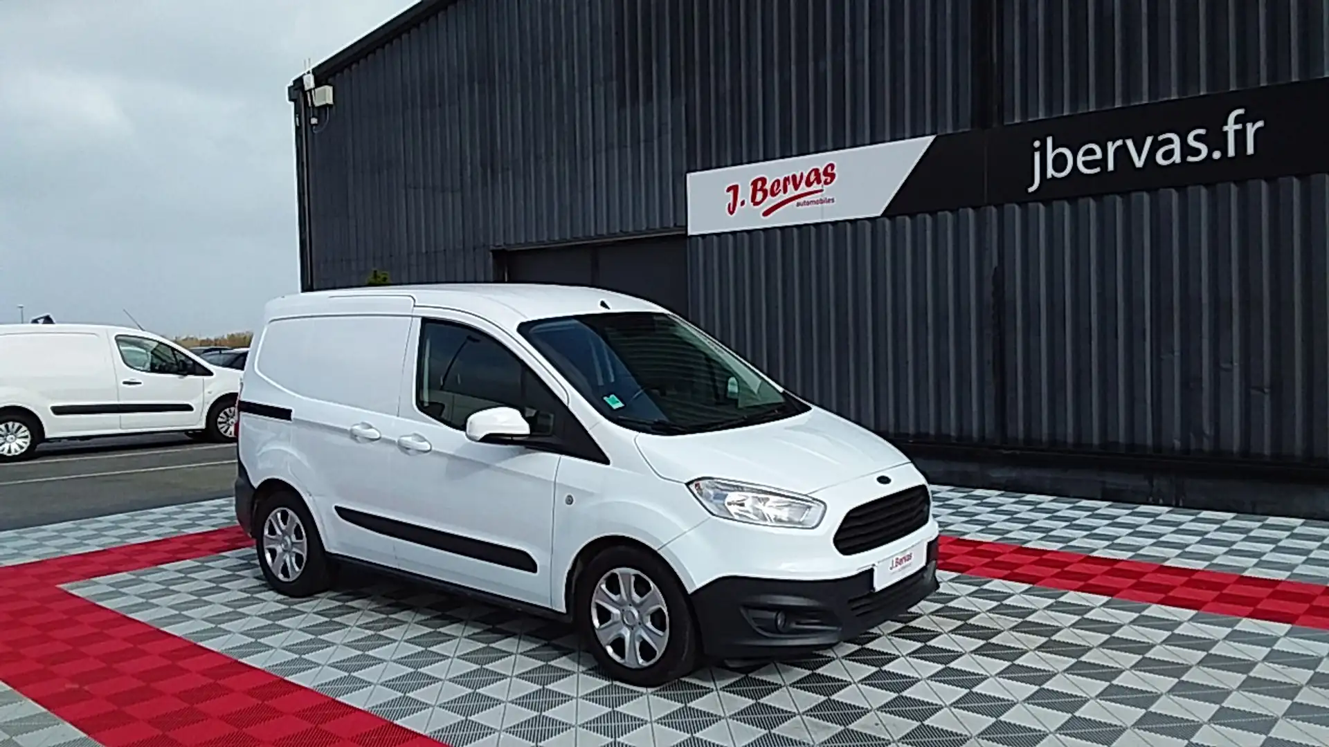 Ford Transit COURIER FOURGON 1.5 TDCi 75 TREND Blanc - 1