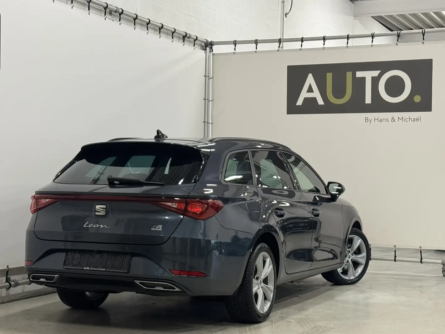 SEAT Leon e-Hybrid ST e-Hybrid PHEV 1.4 FR DSG *CARPLAY*CAMERA* Gris - 2