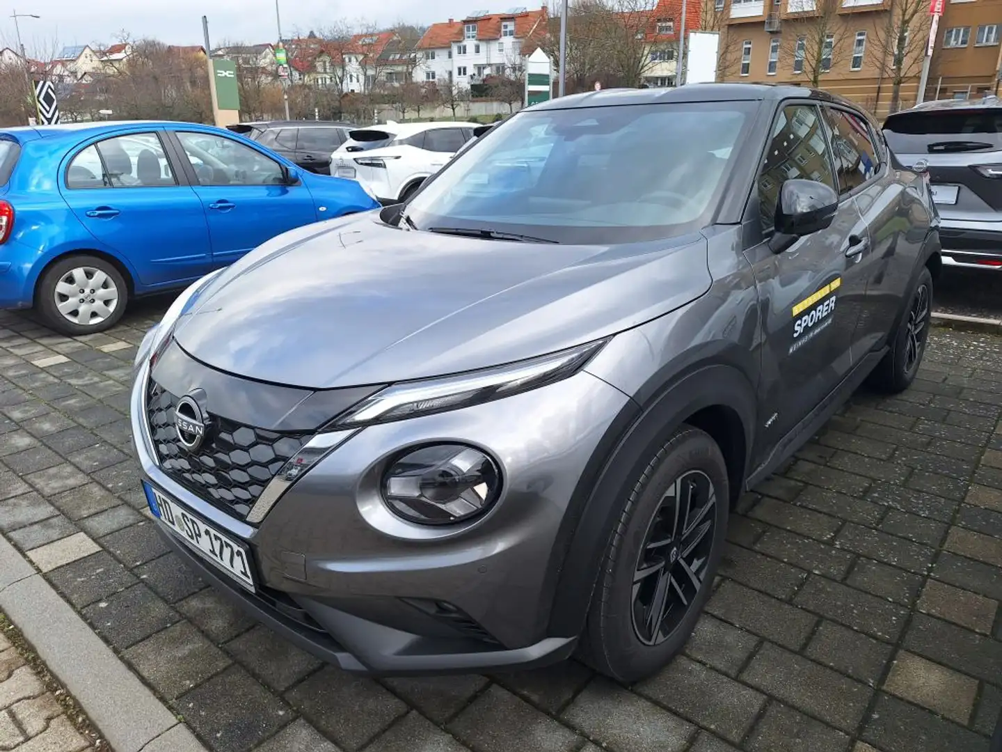 Nissan Juke 1.6 Hybrid 4AMT N-Connecta Grau - 2