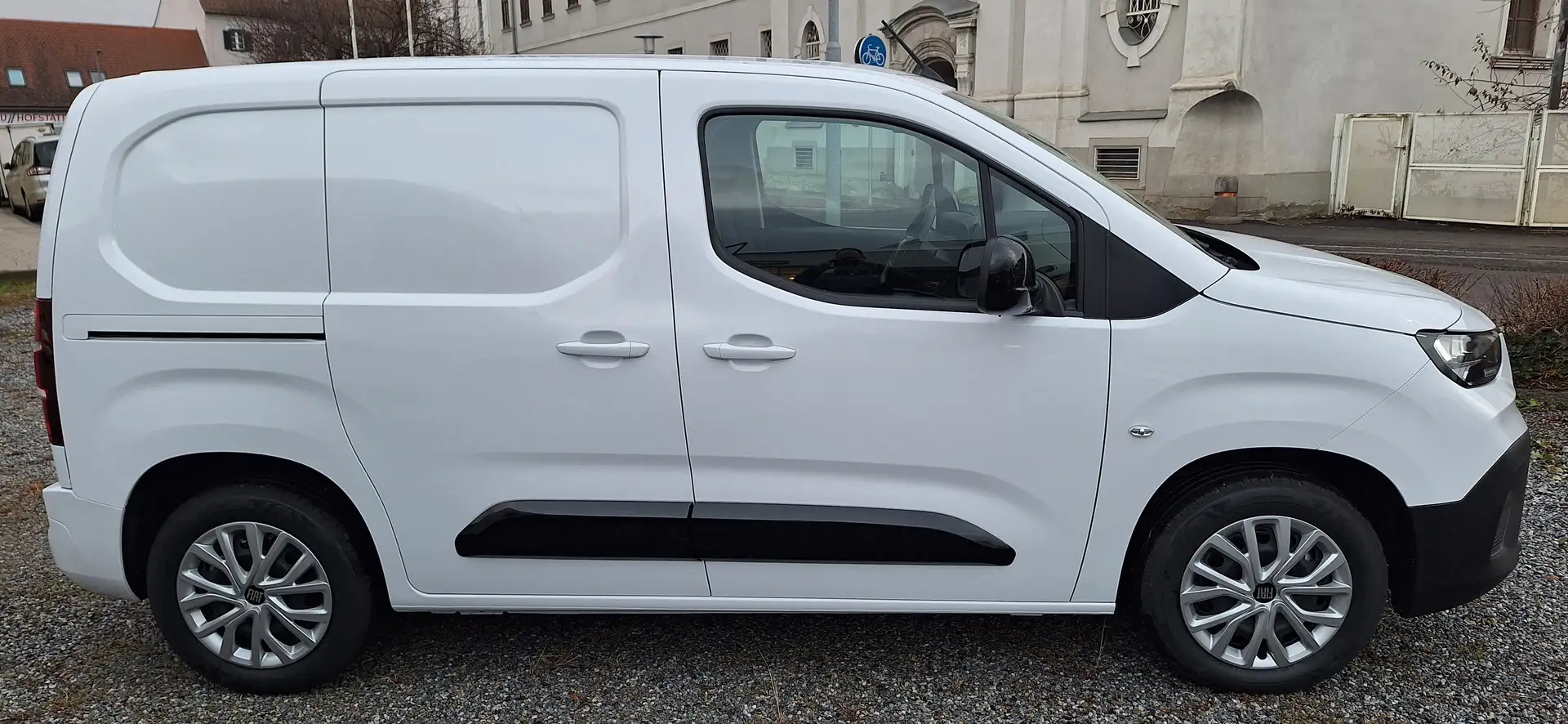 Fiat Doblo Kastenwagen L1 1.5 BlueHDi 100 MT Weiß - 1