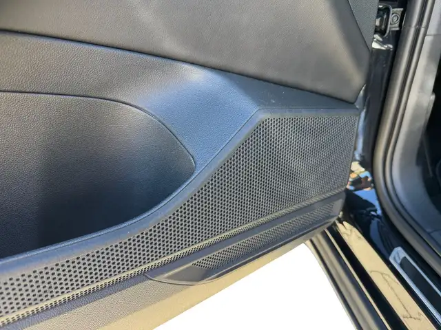 Volkswagen T-Cross view 11