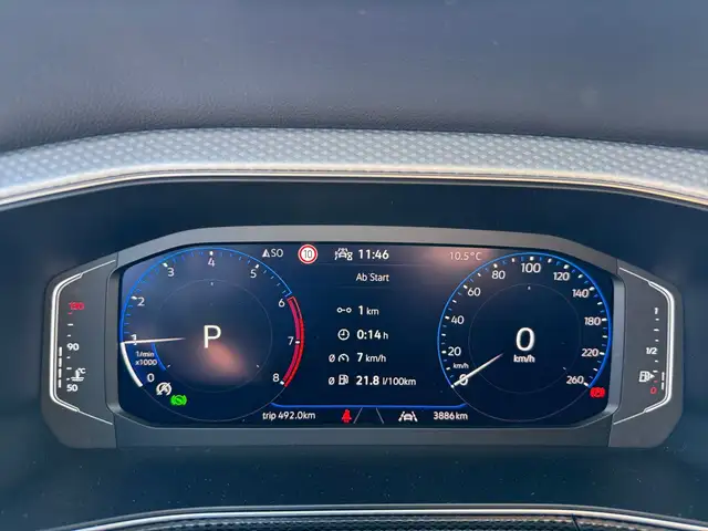 Volkswagen T-Cross view 9