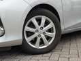 Toyota Yaris 1.5 Full Hybrid Aspiration | Cruise | Climate cont Grijs - thumbnail 2