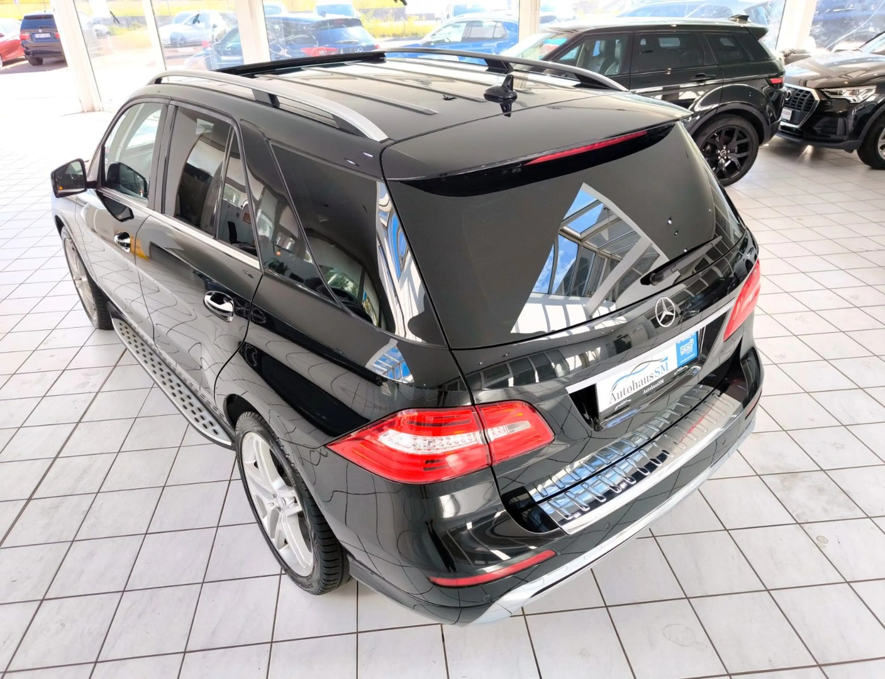 Mercedes-Benz ML 350 *4Matic*21 Zoll*AHK*AMG Paket* — photo 8