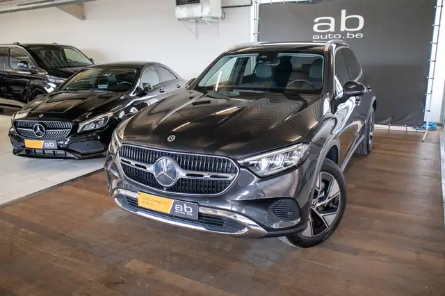 Mercedes-Benz GLC view 2