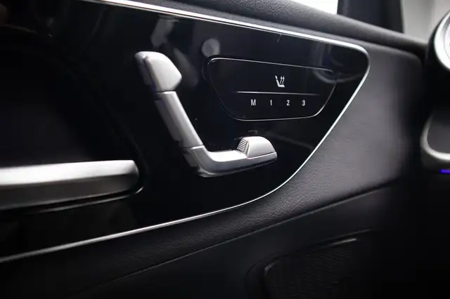 Mercedes-Benz GLC view 13