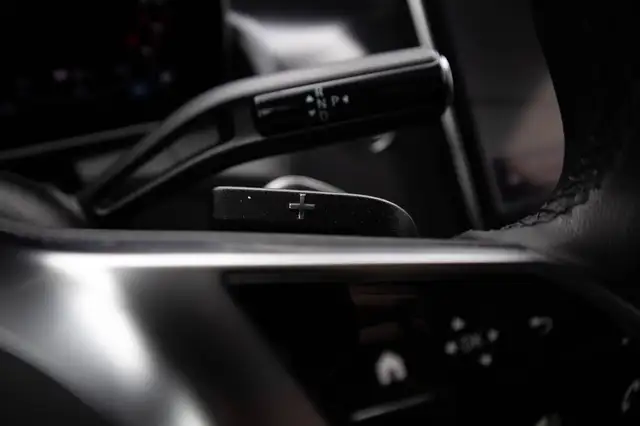 Mercedes-Benz GLC view 15