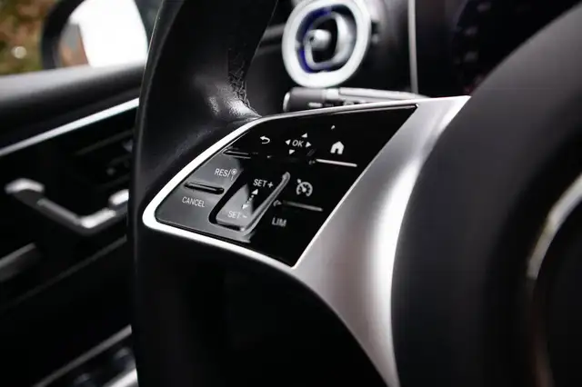 Mercedes-Benz GLC view 14