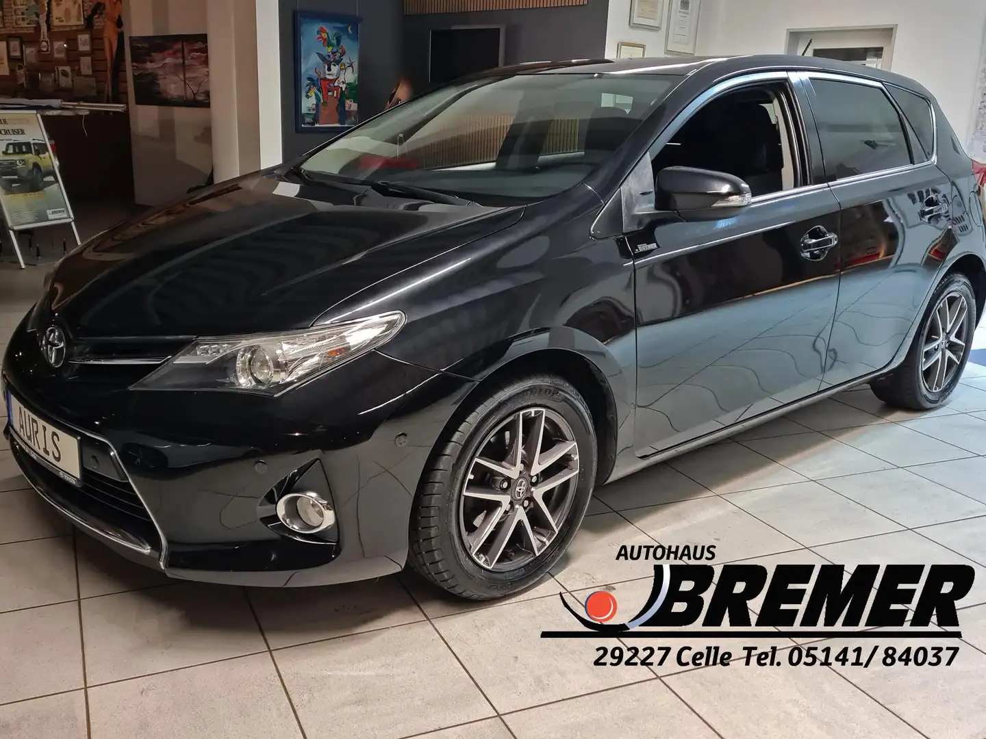 Toyota Auris Auris 1.6 Valvematic Life Plus + Navi Schwarz - 1