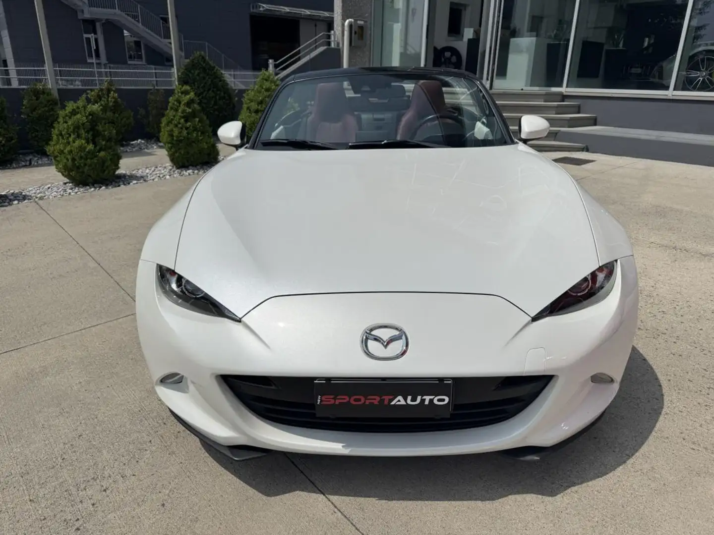 Mazda MX-5 1.5L Skyactiv-G Soft Top 100th Anniversary Wit - 2