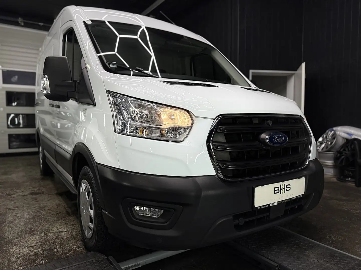 Ford Transit Transit Kasten 2,0 EcoBlue L2H2 310 Trend Weiß - 2