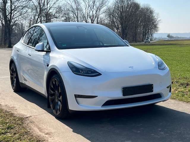 Imagine Tesla Model Y Performance Dual Motor AWD, Pano- 21"