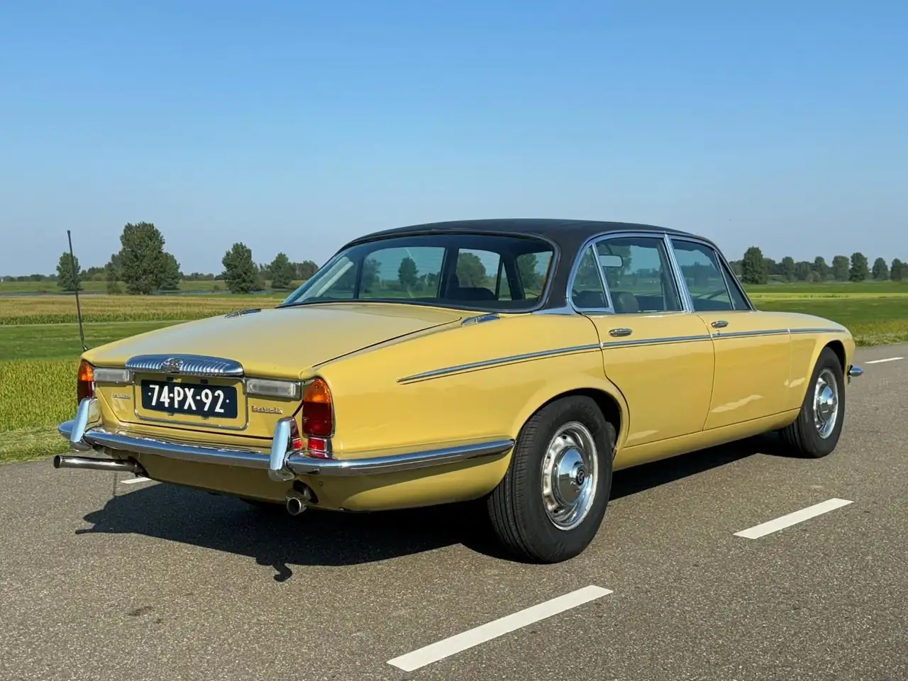 Daimler Double Six 5.3 V12 origineel NL auto, zeer lage km stand, foto 8