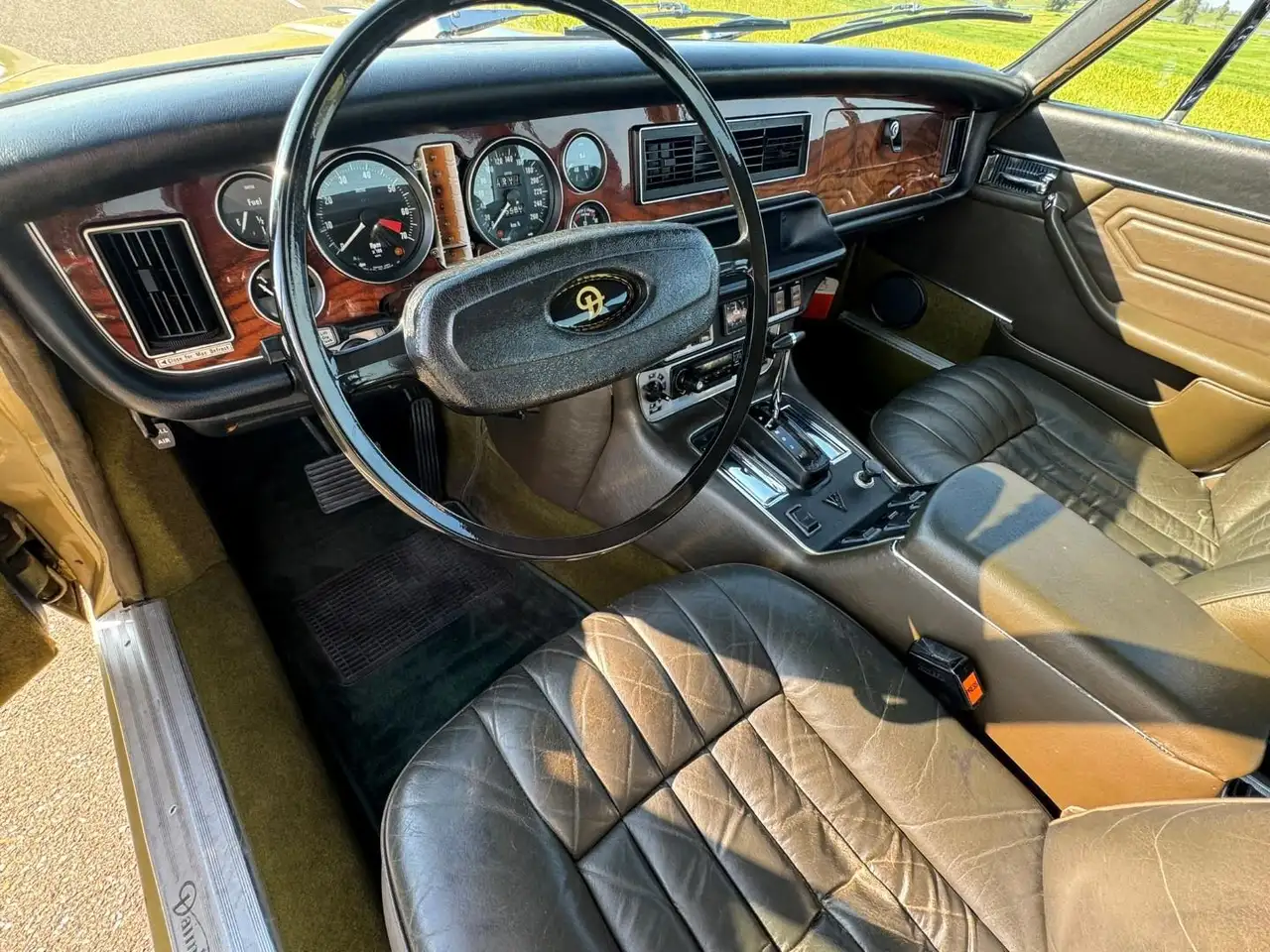 Daimler Double Six 5.3 V12 origineel NL auto, zeer lage km stand, foto 6