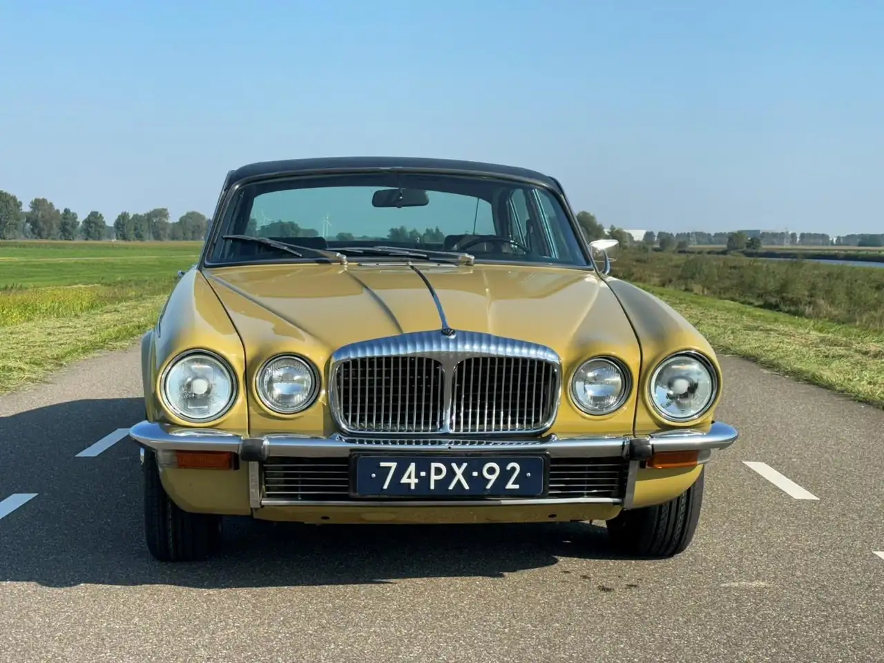 Daimler Double Six 5.3 V12 origineel NL auto, zeer lage km stand, foto 4