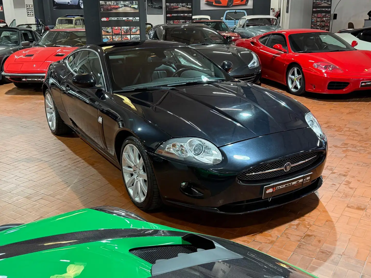 Jaguar XK 4.2 V8 Coupé - KM 37390 Noir - 1