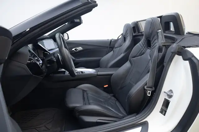 BMW Z4 view 4