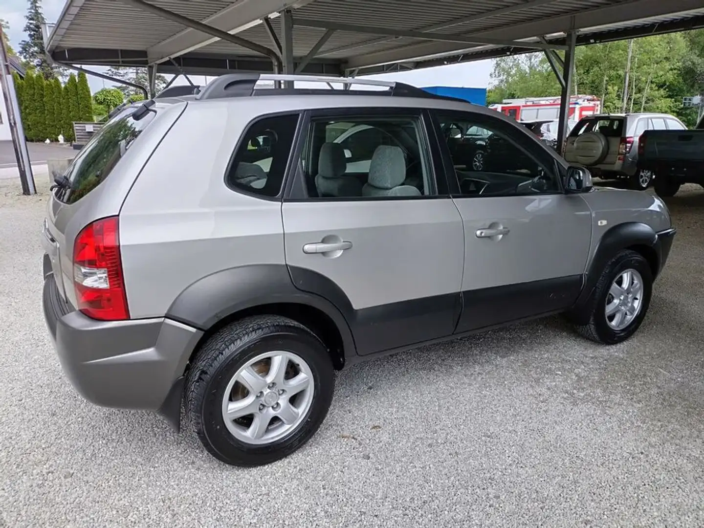 Hyundai TUCSON 2,0 CRDi 4WD ! Top Zustand 2. Besitz! Argent - 2