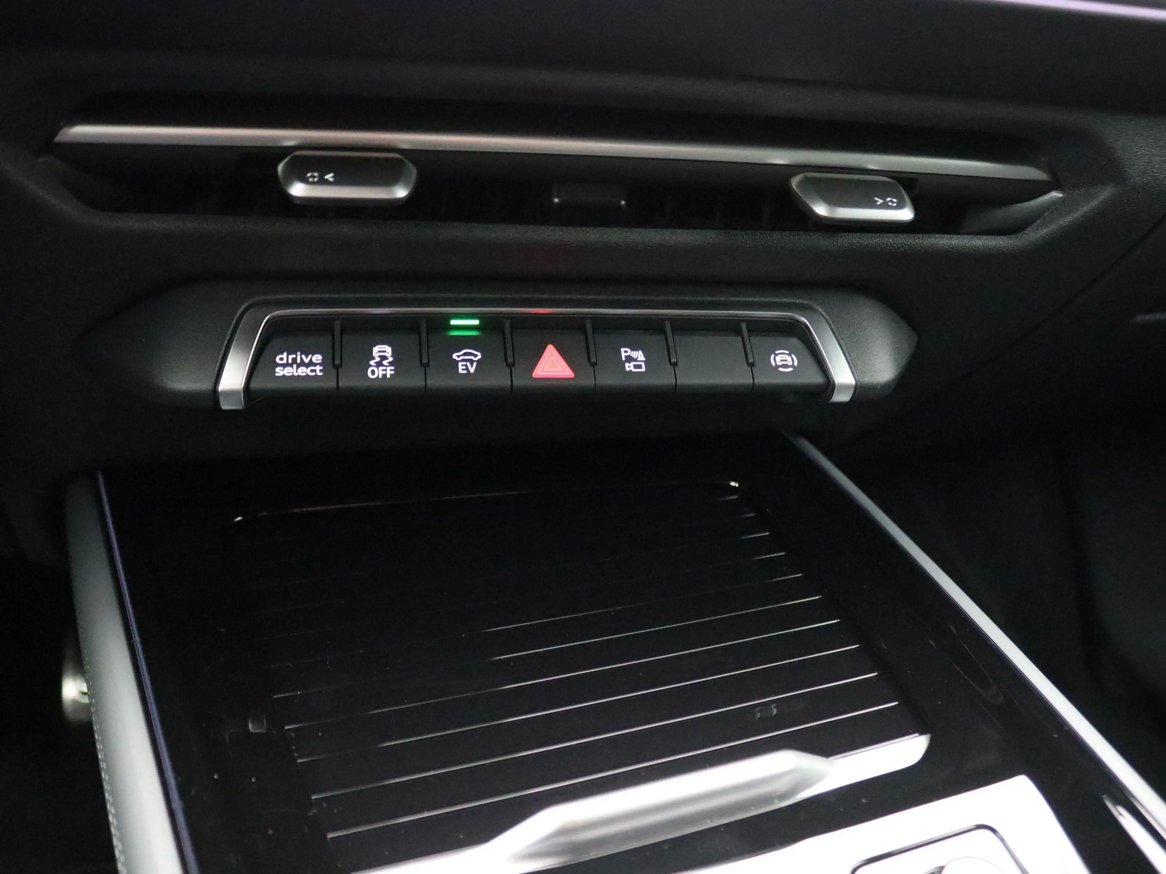 Audi Q3 Sportback 1.5 200kW e-hybrid S edition 272PK S-Tro — photo 36