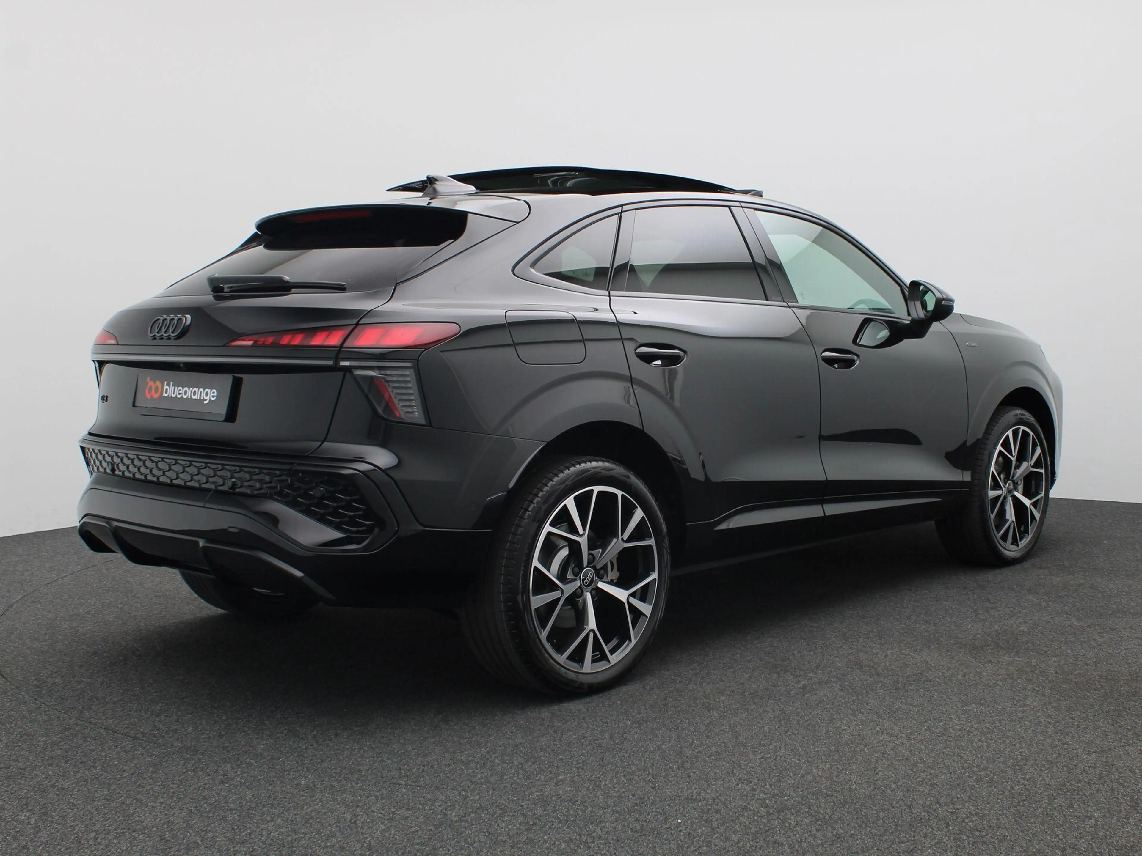 Audi Q3 Sportback 1.5 200kW e-hybrid S edition 272PK S-Tro — photo 3