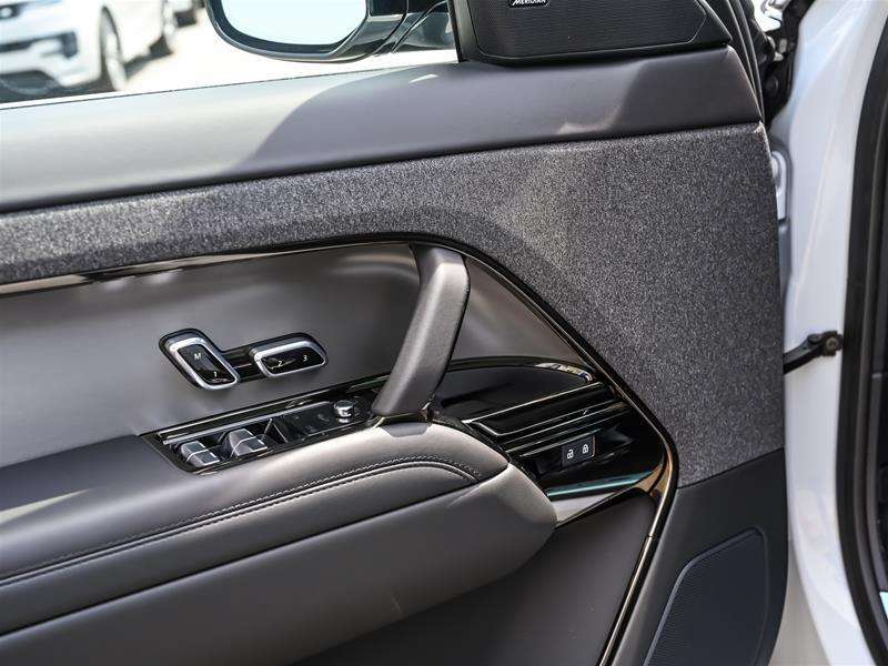 2025 Land Rover Range Rover Sport P400 Dynamic SE thumb 16