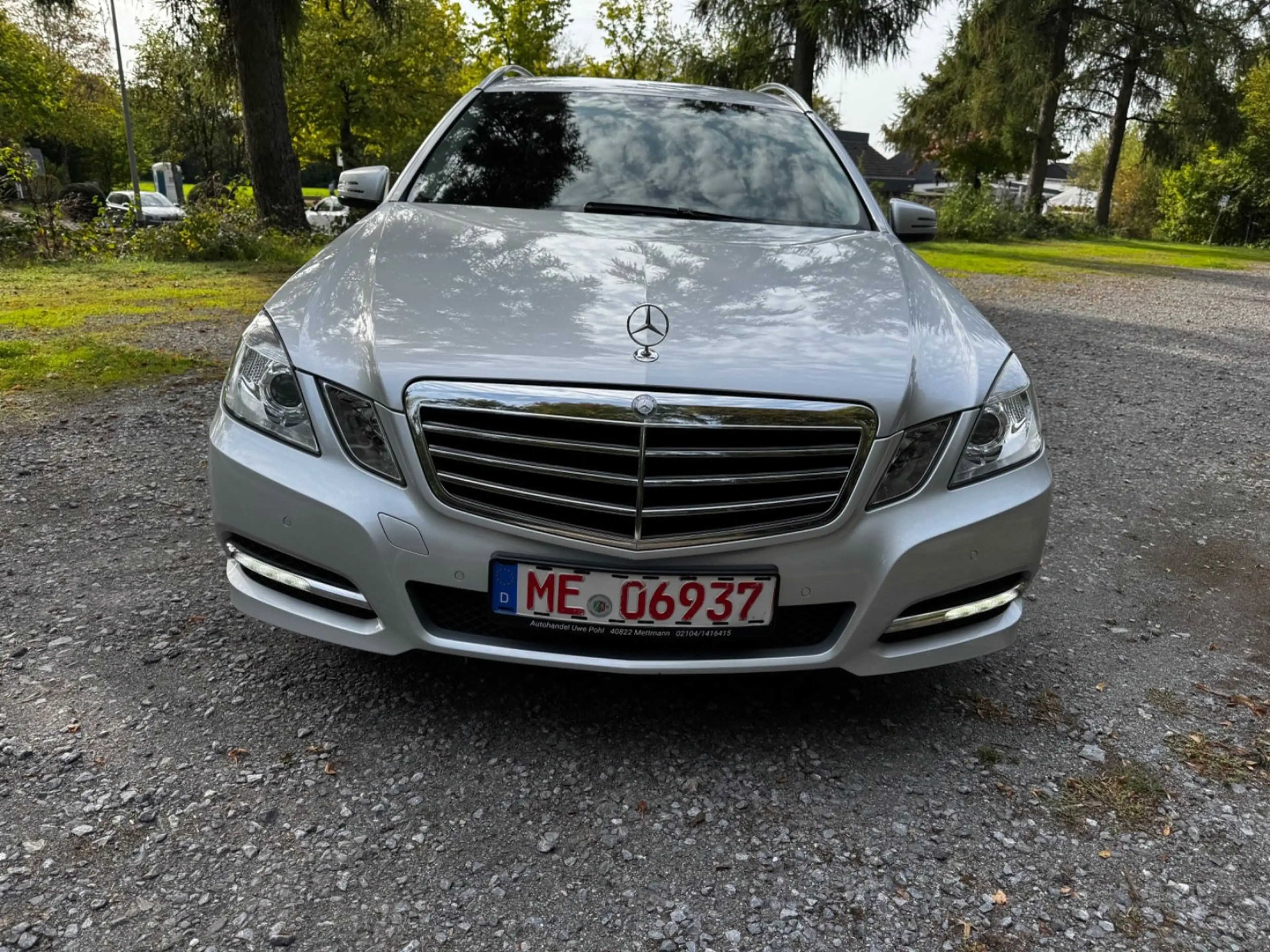 Mercedes-Benz E 200 CGI Avantgarde Kombi mit Kindersitzbank ! — photo 2