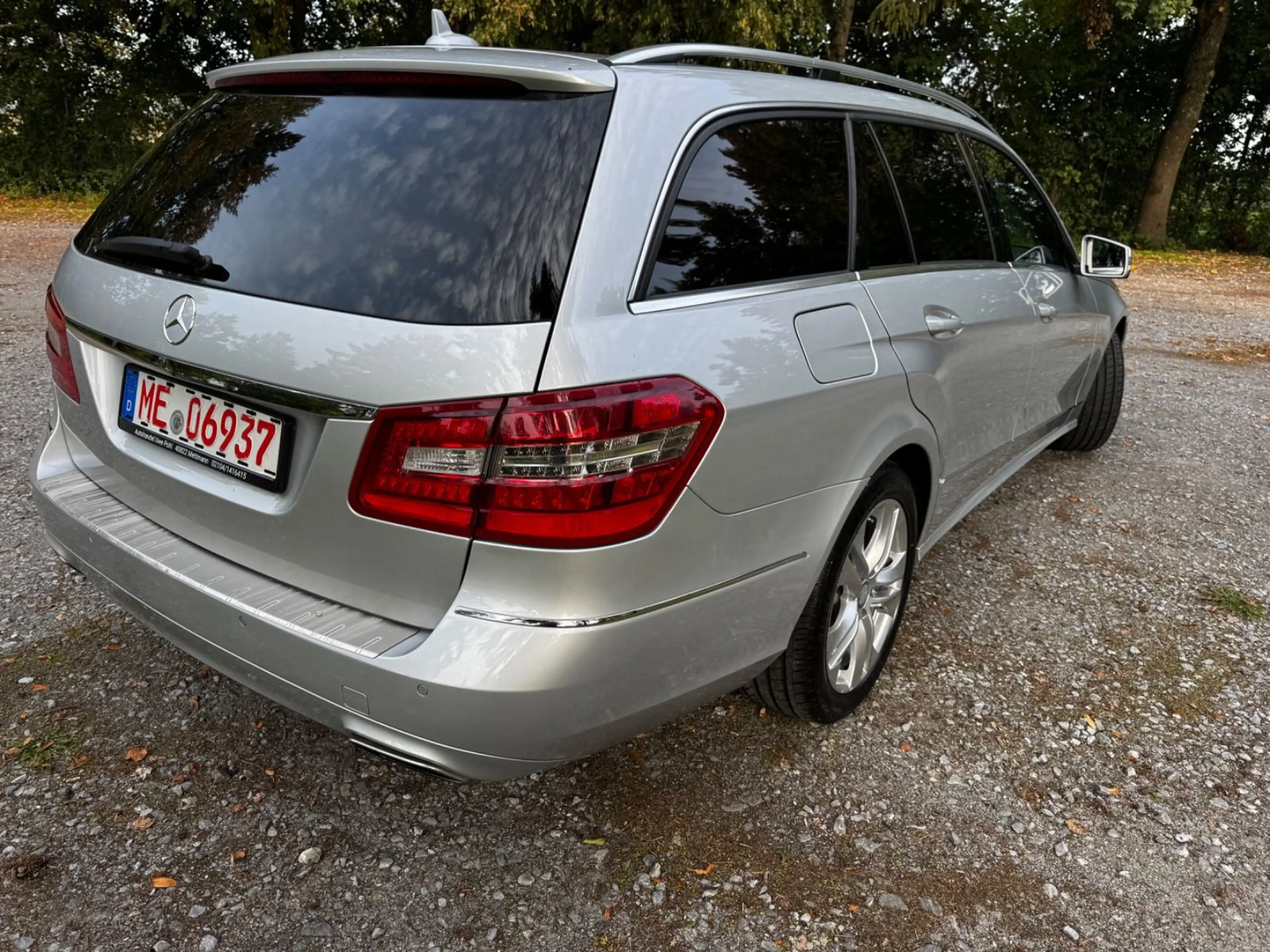 Mercedes-Benz E 200 CGI Avantgarde Kombi mit Kindersitzbank ! — photo 6