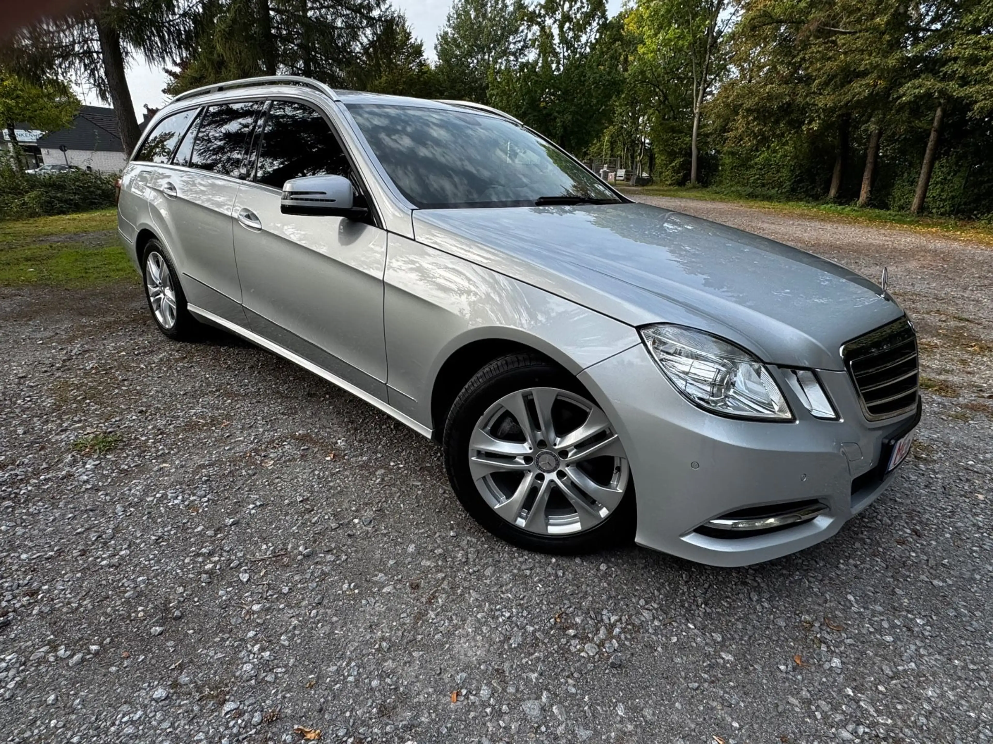 Mercedes-Benz E 200 CGI Avantgarde Kombi mit Kindersitzbank ! — photo 8