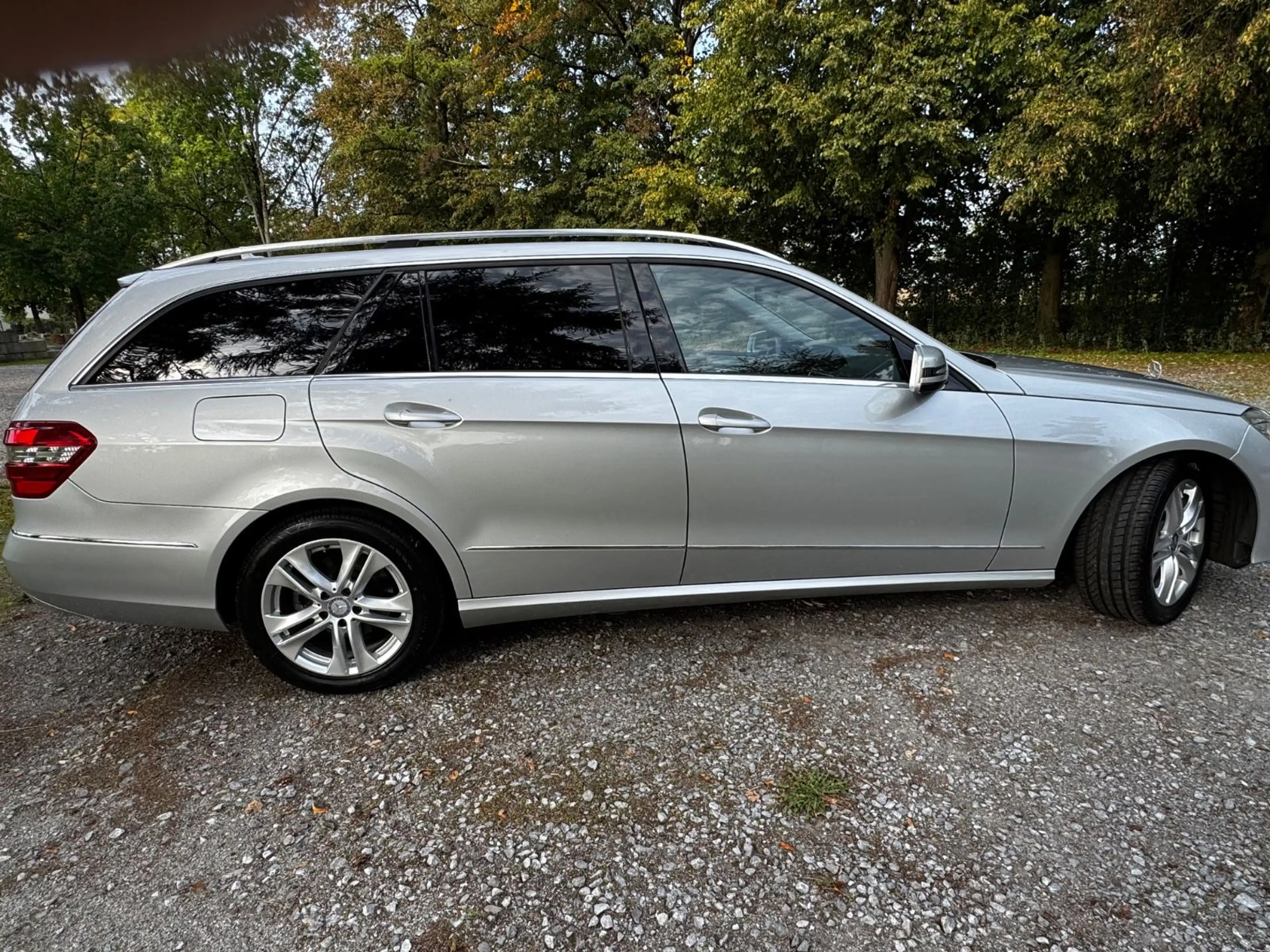 Mercedes-Benz E 200 CGI Avantgarde Kombi mit Kindersitzbank ! — photo 7