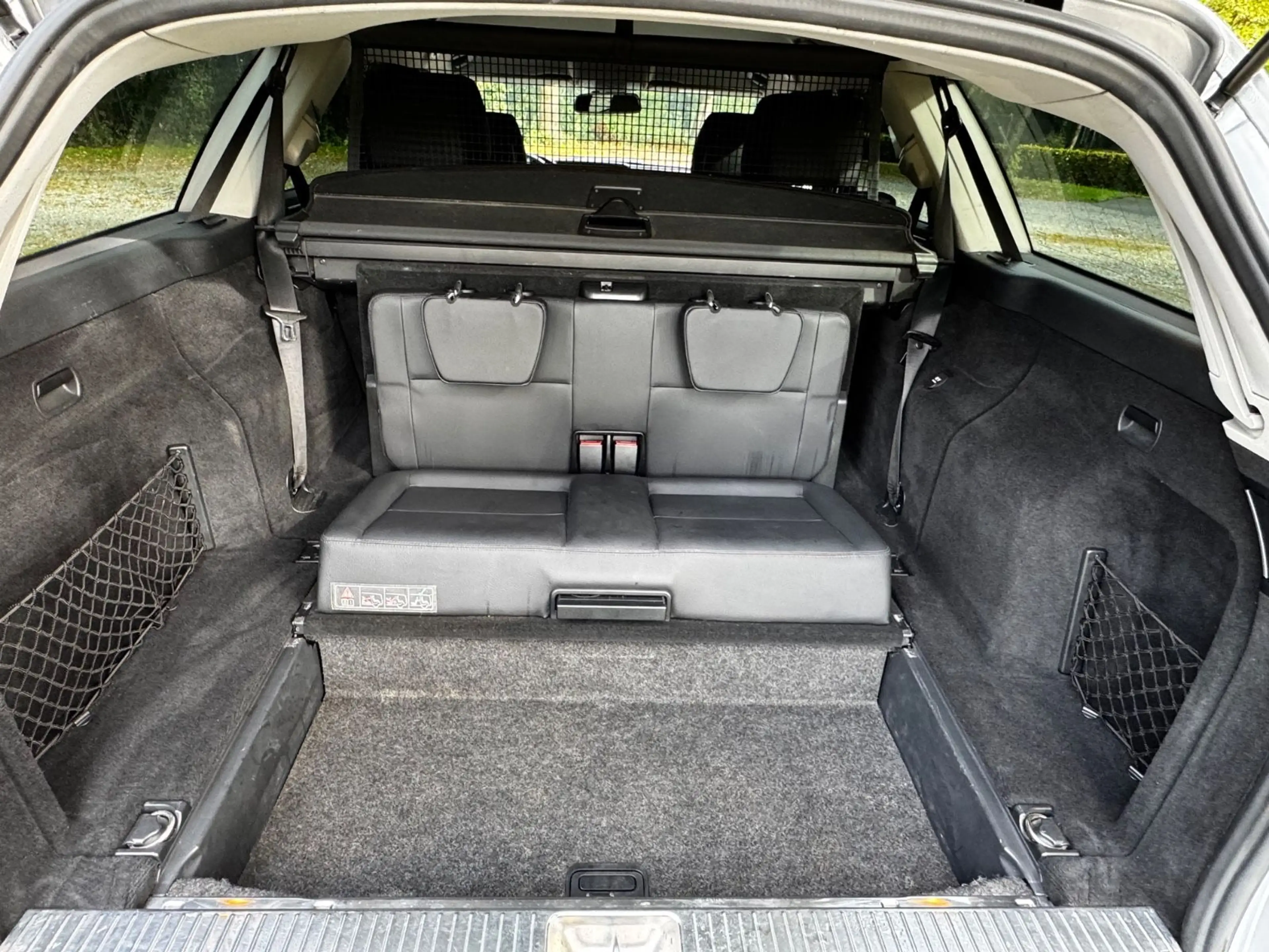 Mercedes-Benz E 200 CGI Avantgarde Kombi mit Kindersitzbank ! — photo 11