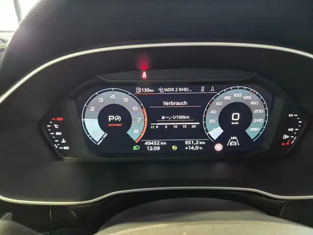 Audi Q3 view 7