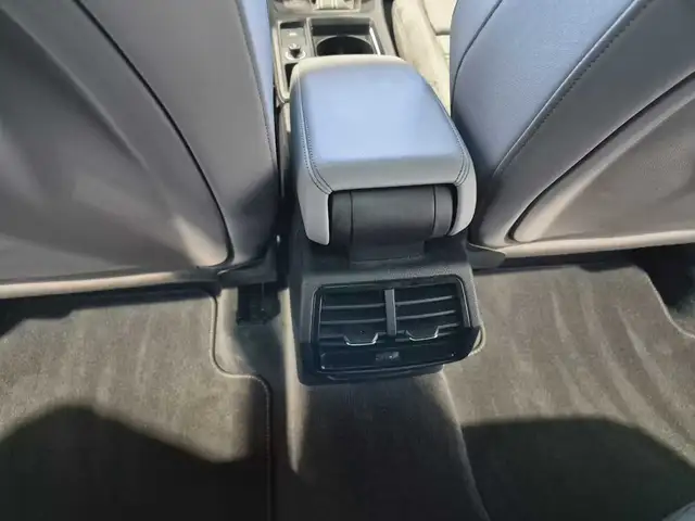 Audi Q3 view 13