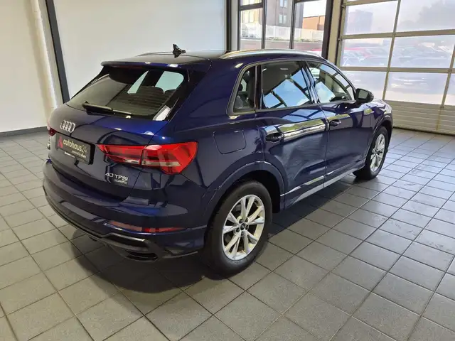 Audi Q3 view 5