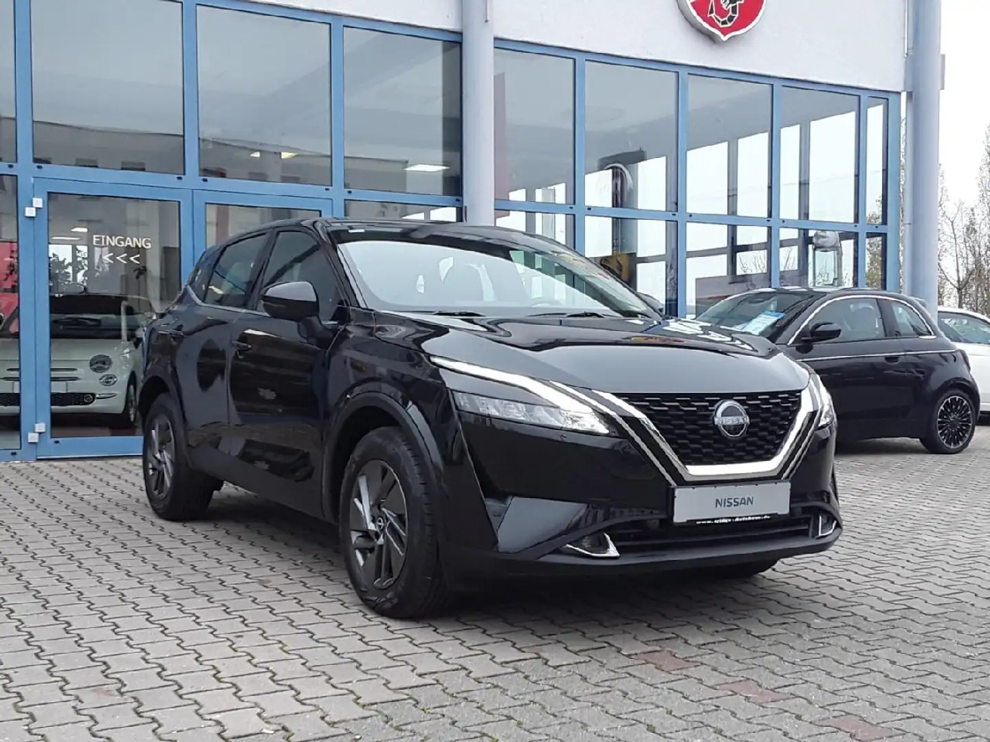 Nissan Qashqai Qashqai Acenta 1.3 DiG-T 140PS 6MT Schwarz - 2