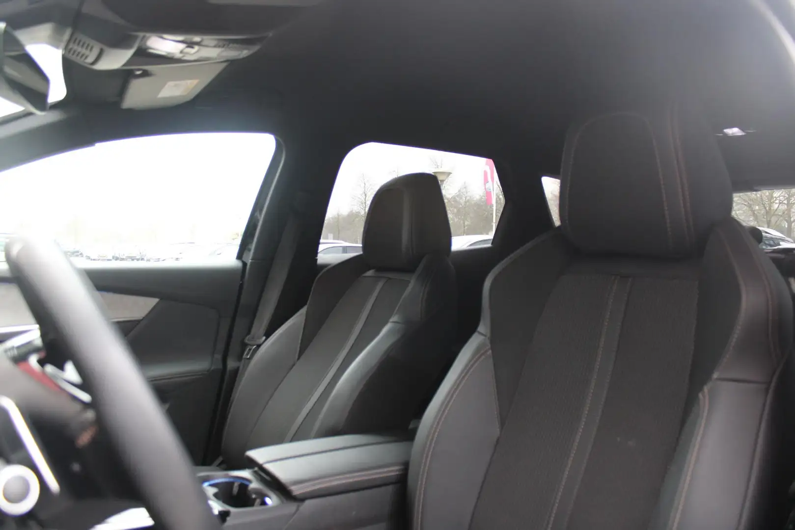 Peugeot 3008 1.2 Hybrid 136PK GT | 360° CAMERA | NAVIGATIE | AD Zwart - 2