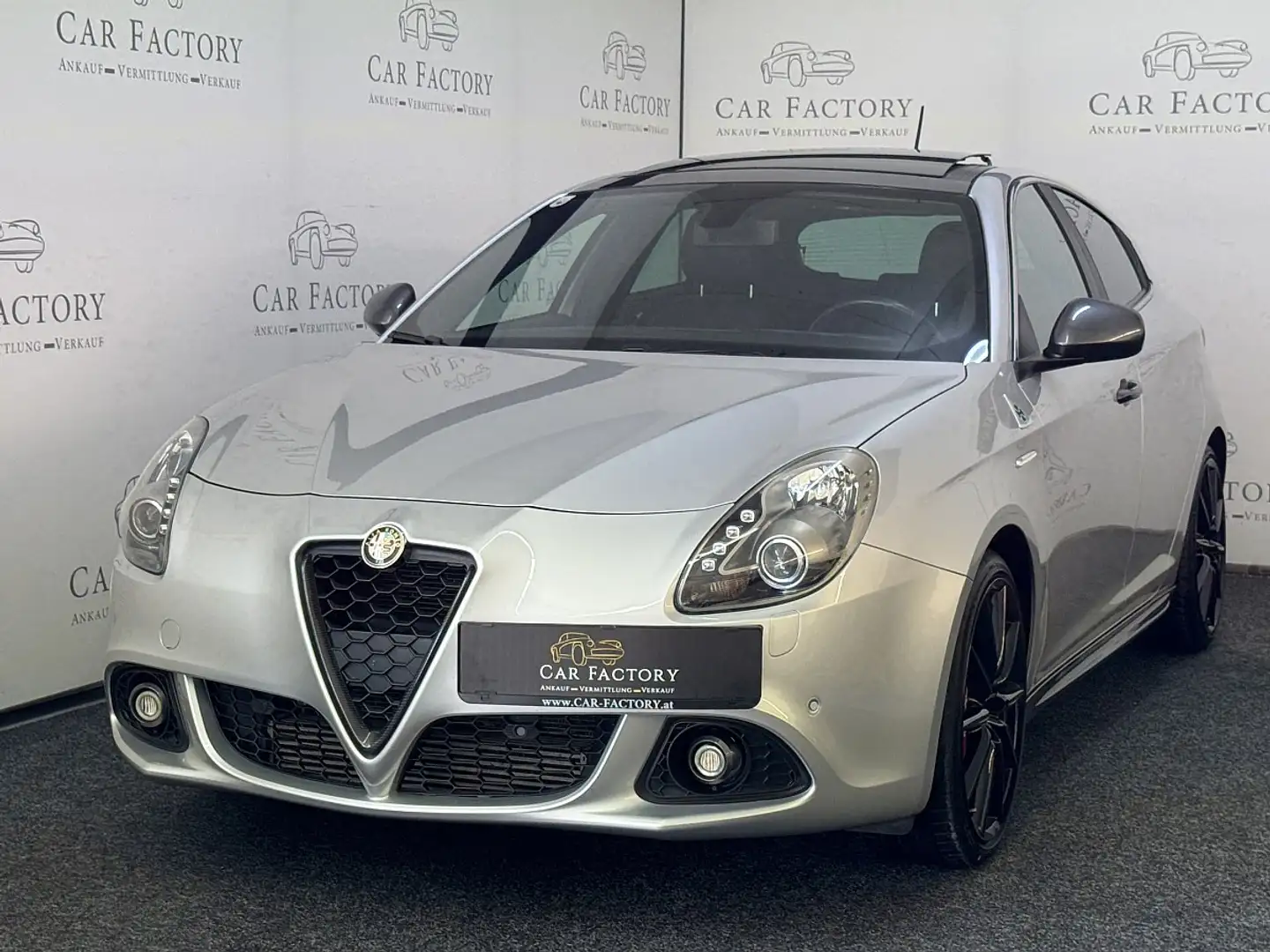 Alfa Romeo Giulietta Quadrifoglio Verde 1.750 TBi TCT Silber - 1