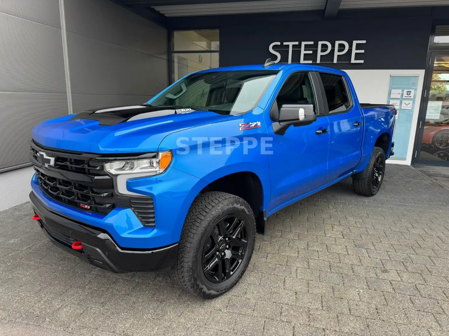 Chevrolet Silverado 2025 Silverado LT Trail Boss 6,2V8 Crew Cab. AHK Blau - 1