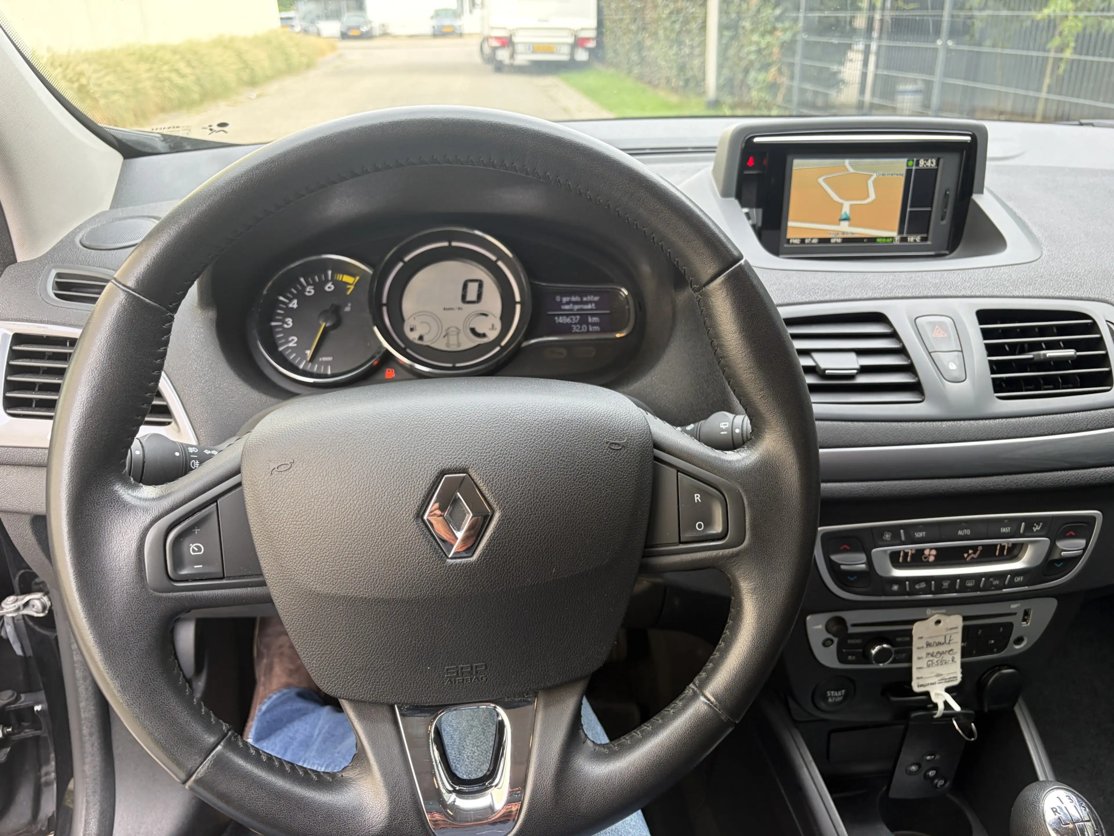 Renault Megane 1.2 TCe Limited / NAVI / AIRCO ECC / CRUISE / 148d — photo 13