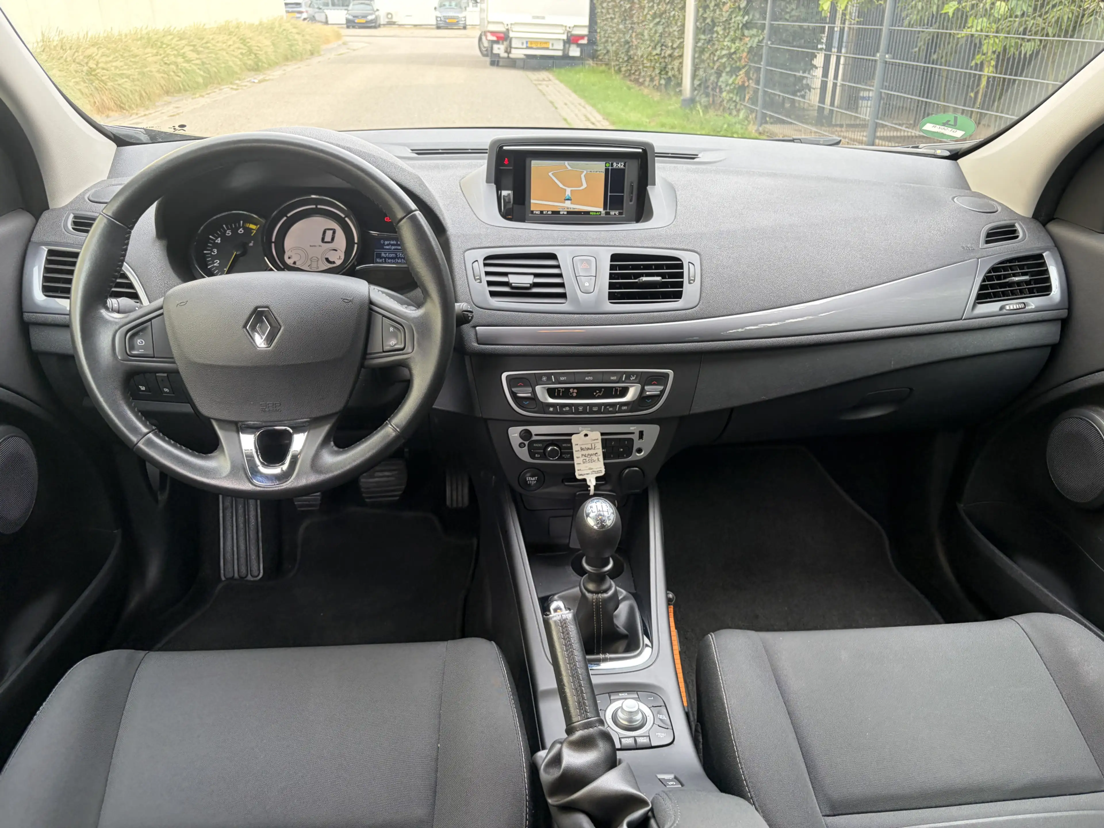 Renault Megane 1.2 TCe Limited / NAVI / AIRCO ECC / CRUISE / 148d — photo 3