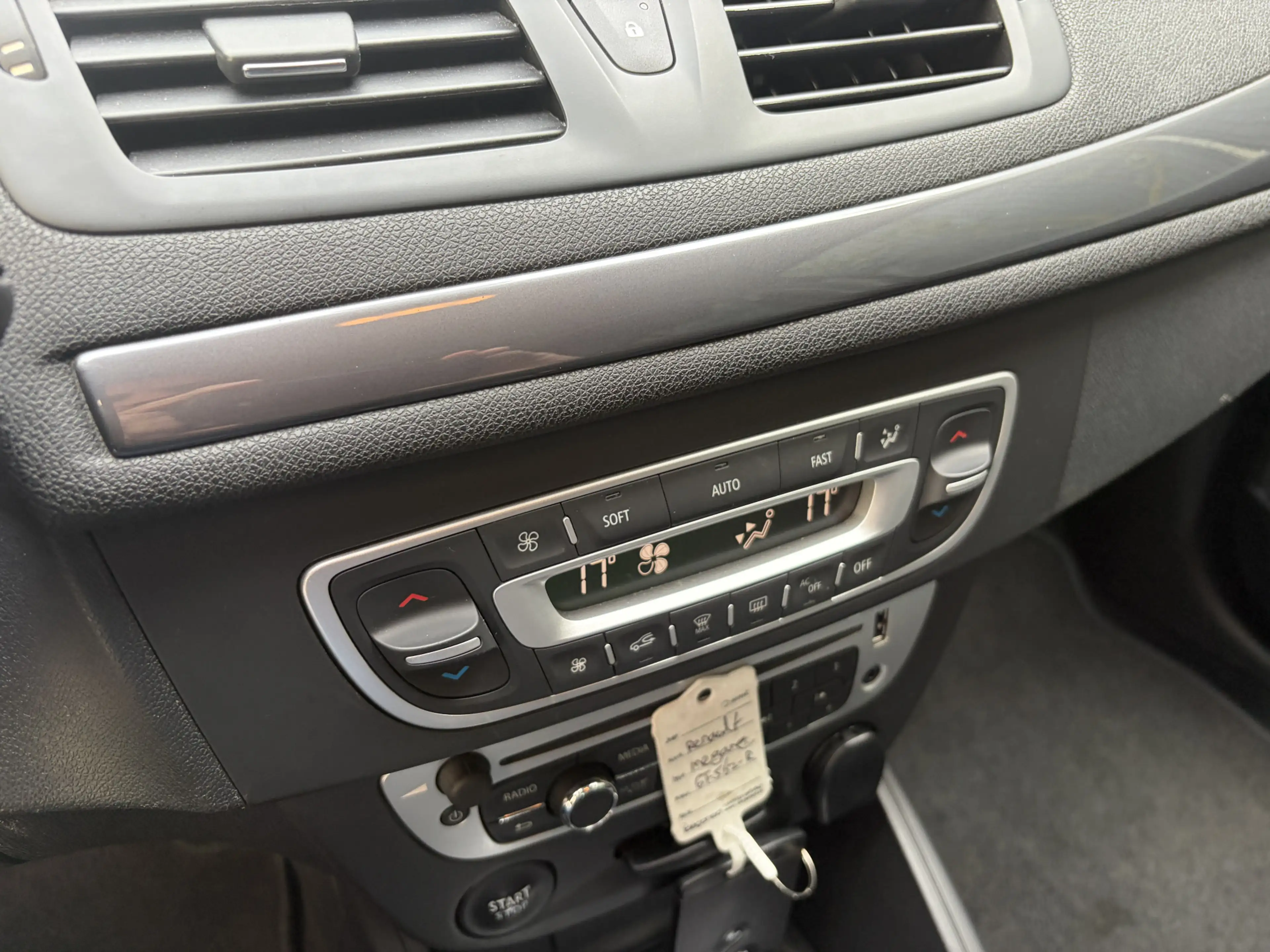 Renault Megane 1.2 TCe Limited / NAVI / AIRCO ECC / CRUISE / 148d — photo 9