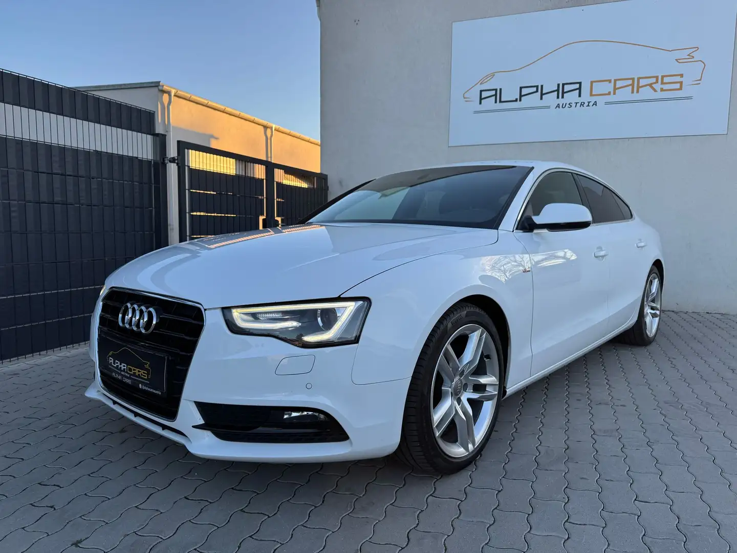 Audi A5 2.0 TDI DPF clean diesel Sportback (140 kW) Weiß - 1