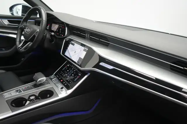 Audi A6 view 7