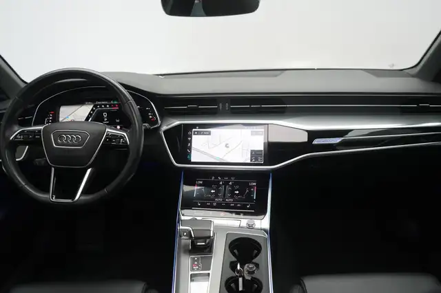 Audi A6 view 14