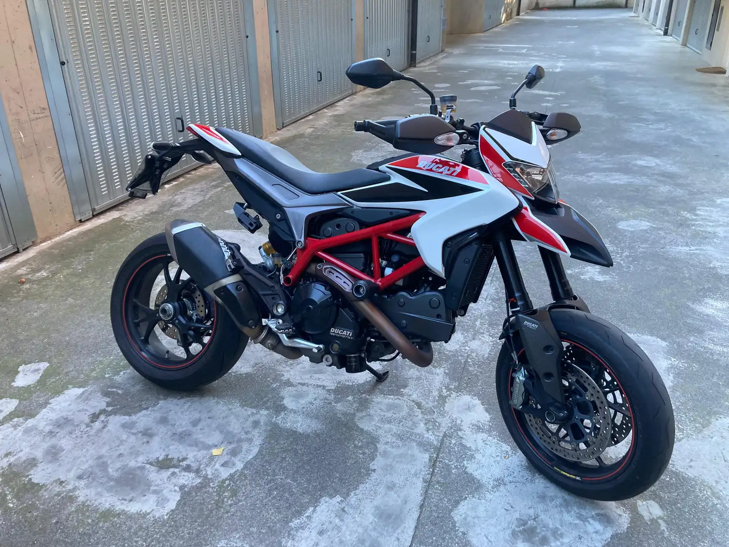 Ducati Hypermotard 821 SP Rojo - 1