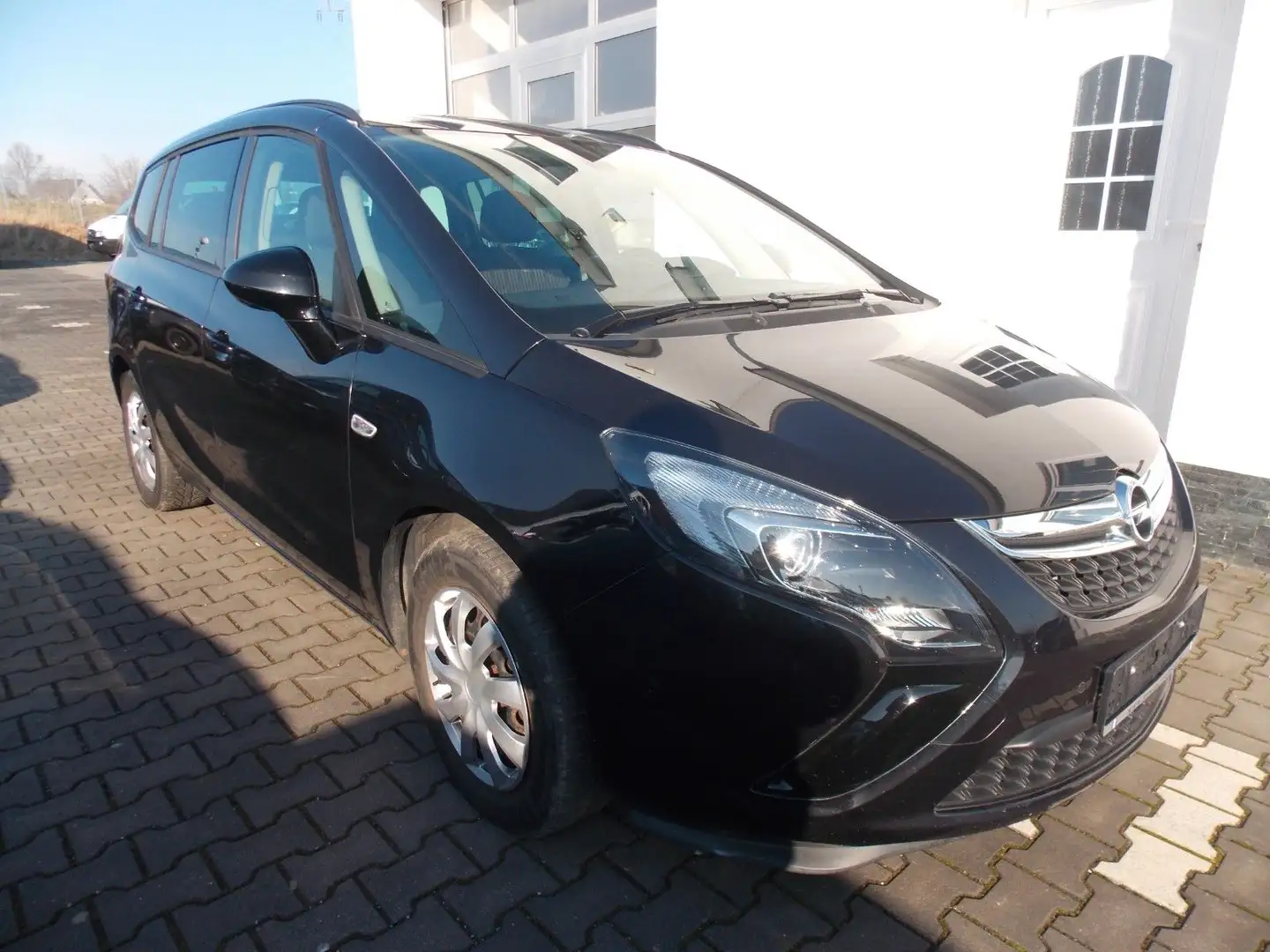 Opel Zafira Tourer Zafira C Tourer Edition 1.4 T Automatik Zwart - 2