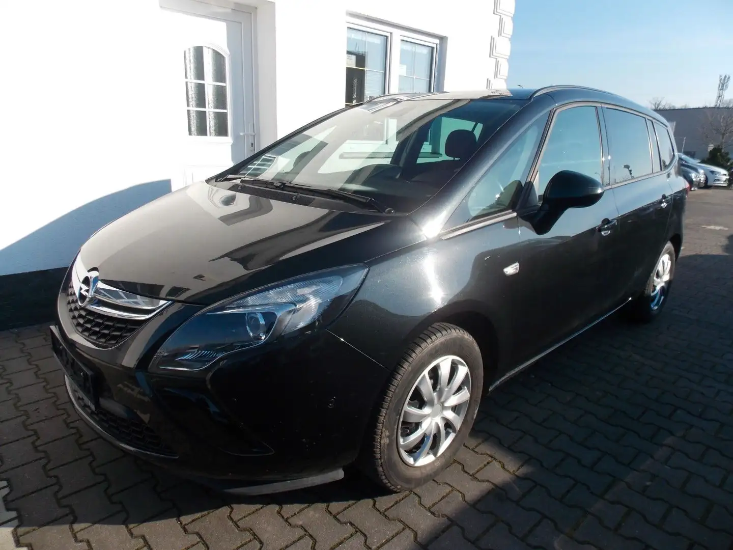 Opel Zafira Tourer Zafira C Tourer Edition 1.4 T Automatik Zwart - 1
