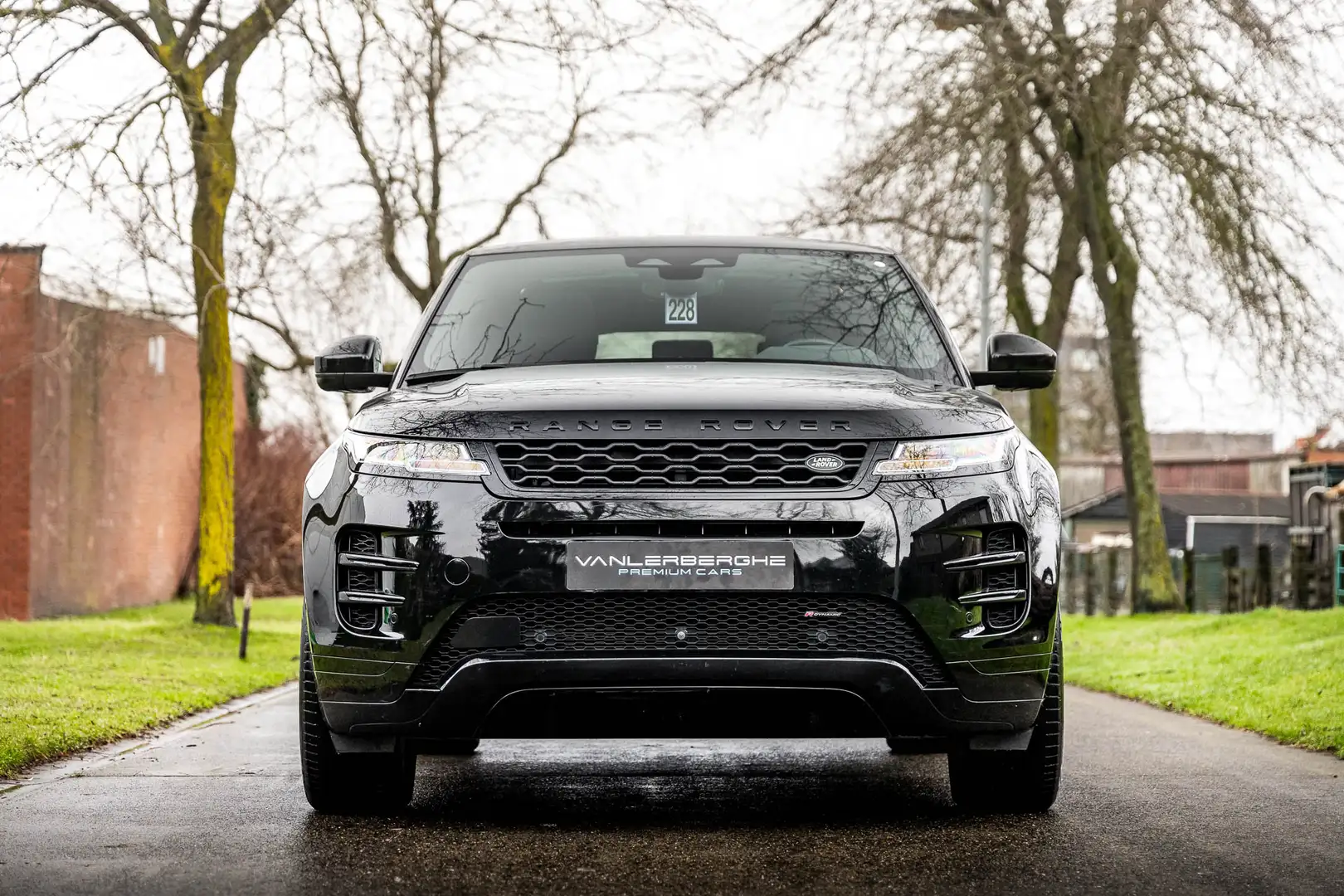 Land Rover Range Rover Evoque 4WD P300e Hybird R-Dynamic * Pano * 360 * Leder * Schwarz - 2