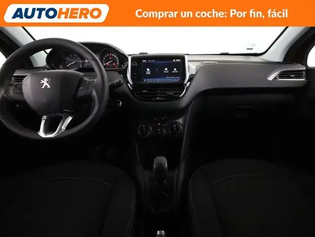 Peugeot 208 view 13