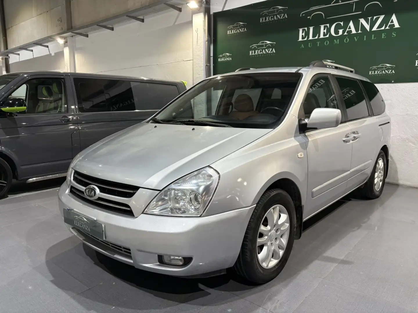 Kia Carnival 2.9CRDI EXII-Emotion Gris - 1
