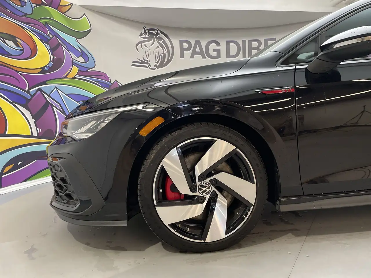 Volkswagen Golf GTI снимка Volkswagen Golf GTI